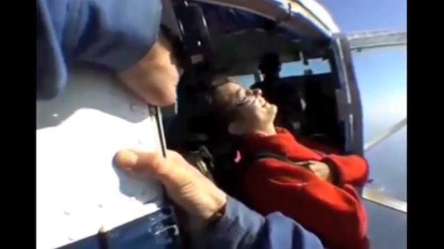 Skydiving in La Teste, Bordeaux (France) - 3,600 M смотреть онлайн