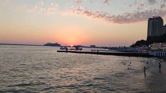 09.07.2022 Погода в Сочи в Июле. Какая погода у моря в эти выходные? смотреть онлайн