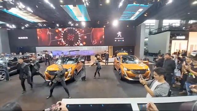 Международная автомобильная выставка. смотреть онлайн