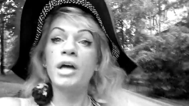 Она цеплялась за любовь смотреть онлайн