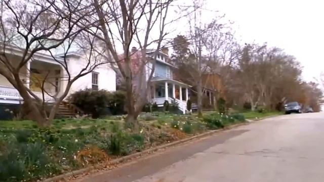 Города Америки. Старинный жилой район Historic Oakwood смотреть онлайн