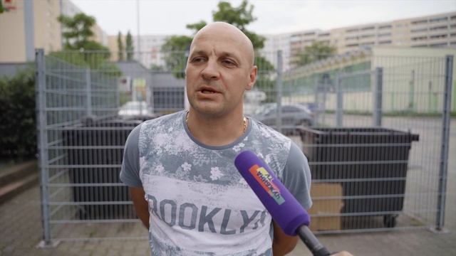 Наши люди о приезжих смотреть онлайн