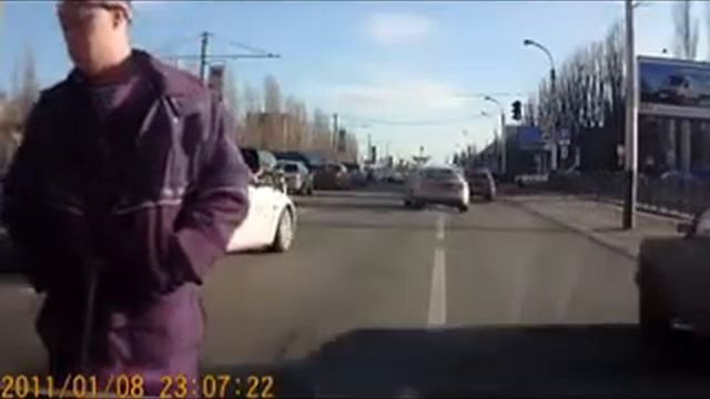 ЧТО НУЖНО ЗНАТЬ, САДЯСЬ С ЖЕНЩИНОЙ В МАШИНУ смотреть онлайн