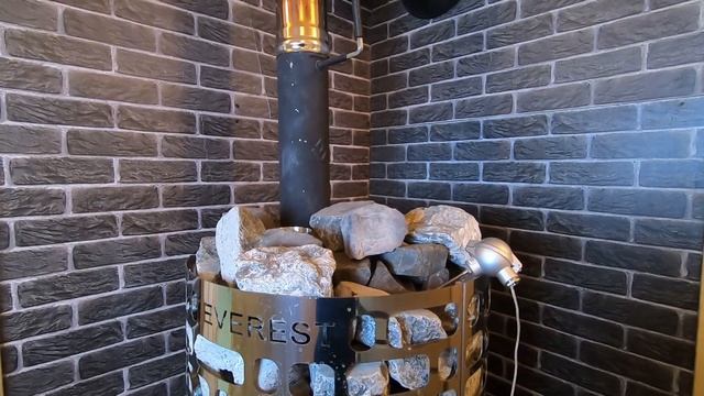 Топливные брикеты RUF или дрова для бани, как топить, как горят? РУФ берёзовая пыль в печи Эверест. смотреть онлайн