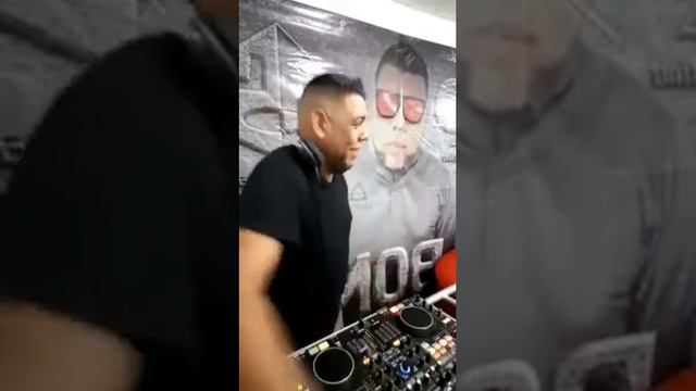 DJ BOMBA смотреть онлайн