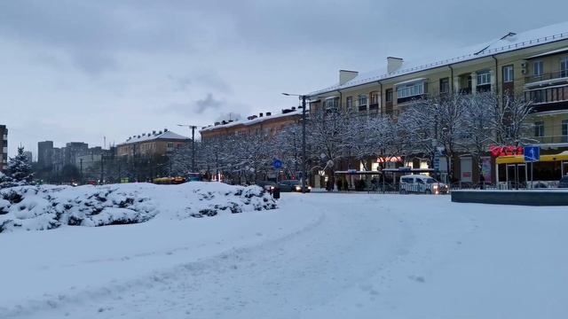 Мариуполь засыпало снегом❄️СЕГОДНЯ 24.01.22❄️Центр?? смотреть онлайн
