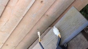 Бензогенератор выдает повешенное напряжение