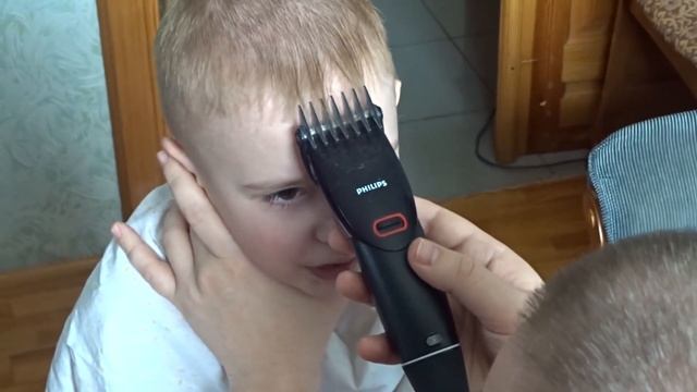 Стрижка ПОД МАШИНКУ ПОЛУБОКС С ЧЁЛКОЙ причёска для мальчика Вани! смотреть онлайн