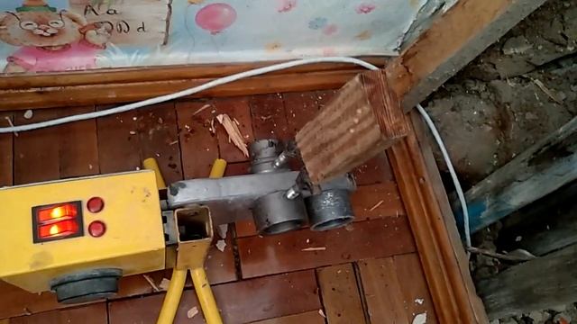 Капризный и сложный объект. Врезка в водяные стояки для разводки. смотреть онлайн