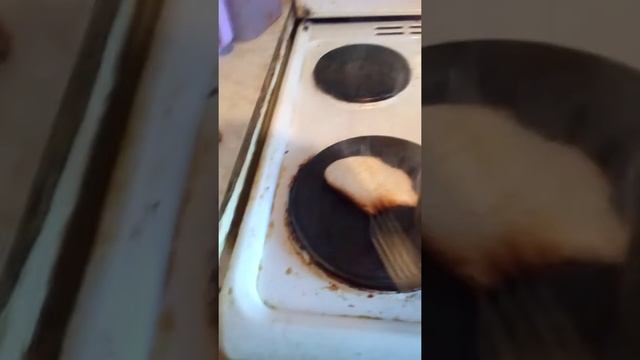 Что будет если пожарить хлеб на плите :)