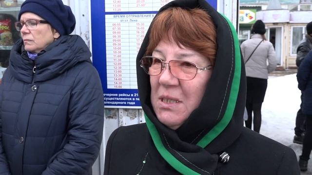 Дорога в направлении посёлка Мостоотряд после зимы совсем пришла в негодность смотреть онлайн