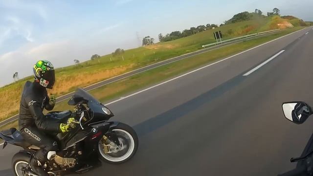 Bruno da Zx10r: Zx10r vs S1000, test drive e meu top speed nela смотреть онлайн