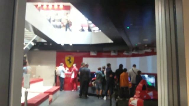 BMB F.lli BOSISIO MRL traction elevator at FERRARI Flagship store in Milan IT смотреть онлайн