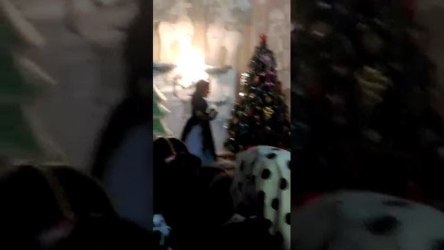 Новогодний праздник в грозненской школы смотреть онлайн