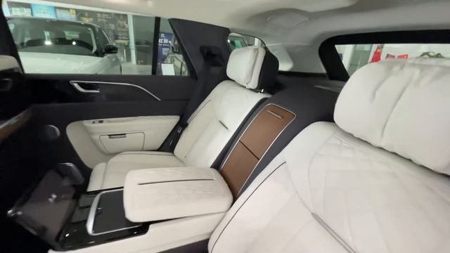 Hongqi E-HS9 ទើបមកដល់ស្រុកខ្មែរ តម្លៃ 235800 ដុល្លារមានភាពទំនើបជាច្រើន ធានា ៤ ឆ្នាំ смотреть онлайн