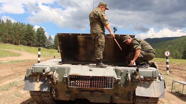 В Бурятии сотни граждан еженедельно обращаются в пункты отбора на военную службу по контракту смотреть онлайн