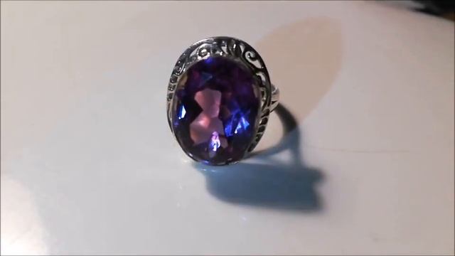 Как меняет цвет александрит. Реверс александрита синтезированного 2020 году. смотреть онлайн