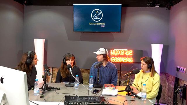 Hijxs de Boomers con la psicóloga Júlia Regany: "Amor y cosas" смотреть онлайн