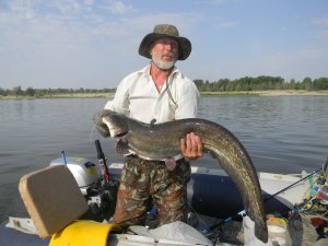 Учим уроки с Сергеем Апреловым.
Урок 1. Как ловить сома.