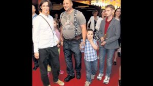 Безработный муж, четверо детей и долги: как сложилась жизнь звезды «Сватов» Олеси Железняк