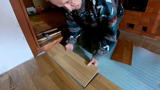 как уложить ламинат своими руками без опыта смотреть онлайн