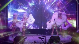 SHOW GIRLS