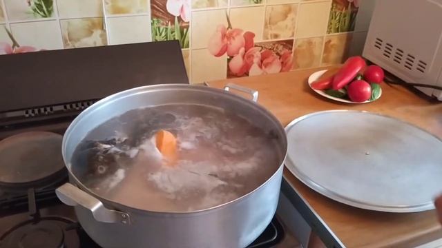 Уха из Сома, самый Простой Способ. Рыбный бульон объедения. смотреть онлайн