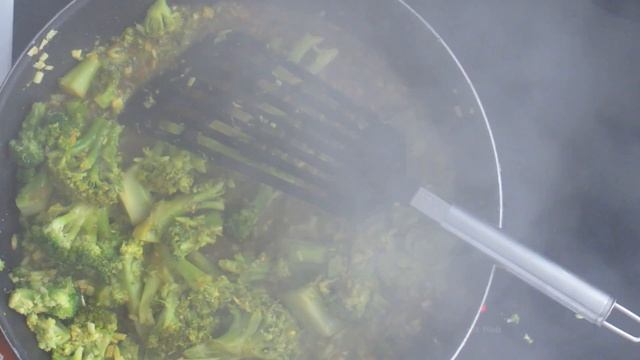 Худеем. Жареные брокколи с имбирем смотреть онлайн