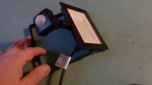 Прожектор для дачи с датчиком движения