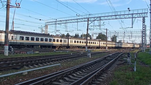 Электропоезд эд4мку сообщением Малоярославец- Москва Киевская отправляется с 1 платформы смотреть онлайн