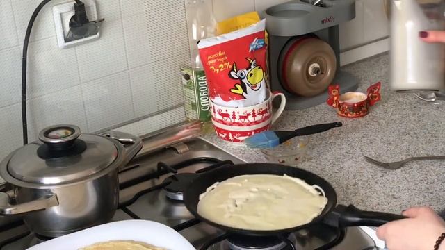 Рецепт блинов. Сытные блинчики с курицей и сыром. Это стоит попробовать!!! ;) смотреть онлайн