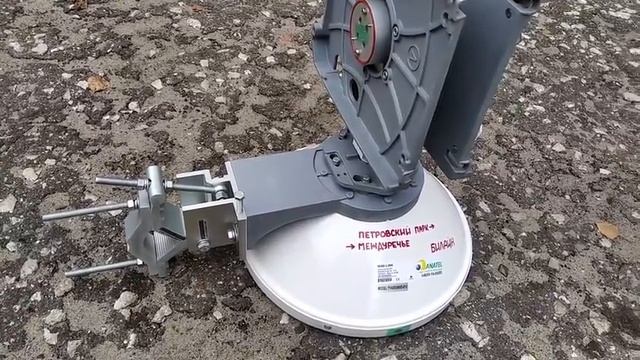 Как устроена сотовая вышка и что внутри? Как меняют секторные и радиорелейные антенны и зачем? смотреть онлайн