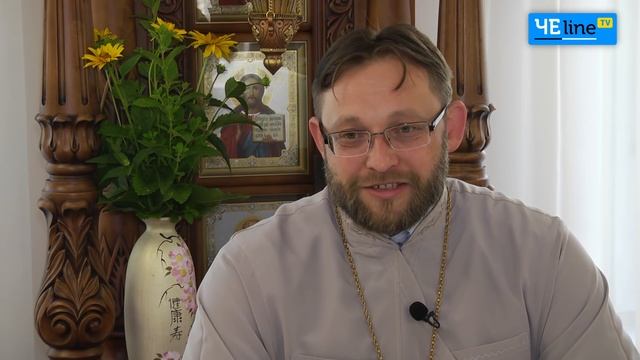 Можно одевать вышиванку и укутаться флагом, но иметь гнилую душу, - отец Роман смотреть онлайн