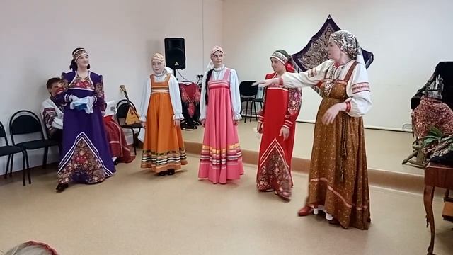 Образцовый ансамбль русской песни "Лучики" "Колечко моё подблюдное" "Пойдемте, девки, в лес гулять" смотреть онлайн