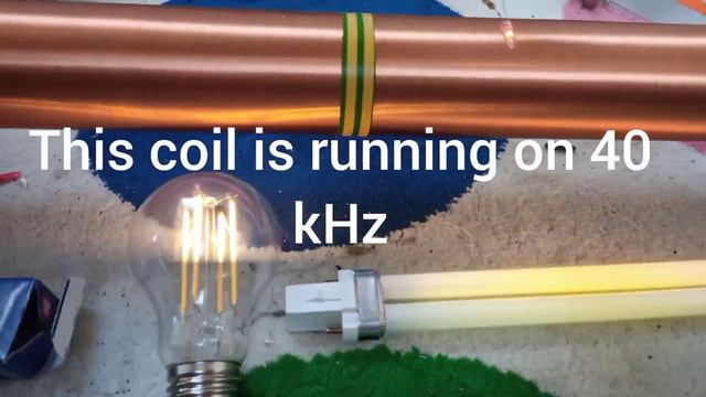 Powerful Tesla coil running only on 5 watt's смотреть онлайн