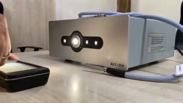 ALAN MEDICAL LIGHT SOURCE ALT-300 смотреть онлайн
