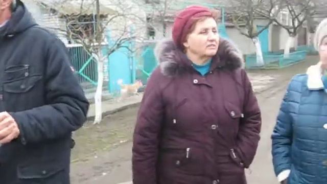 сбор жителей на ул. Октябрьской по поводу дороги- часть1 смотреть онлайн