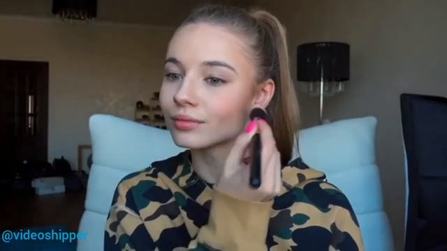 Лиза Василенко Макияж Лолы в школу #школа #макияж смотреть онлайн