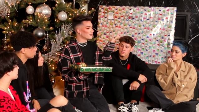 Играем в Тайного Санту смотреть онлайн