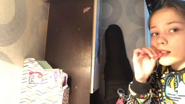 Обклеиваю свою комнату наклейками смотреть онлайн