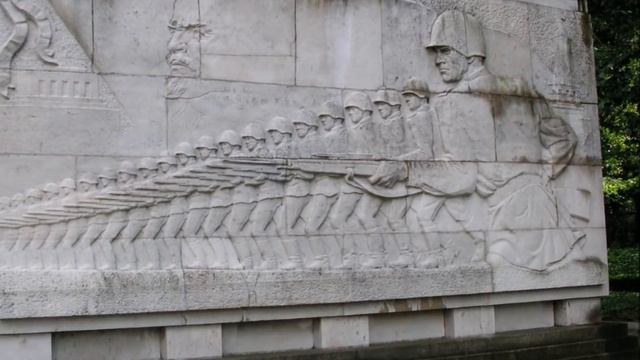Sowjetische Ehrenmal - Treptower Park - Berlin смотреть онлайн