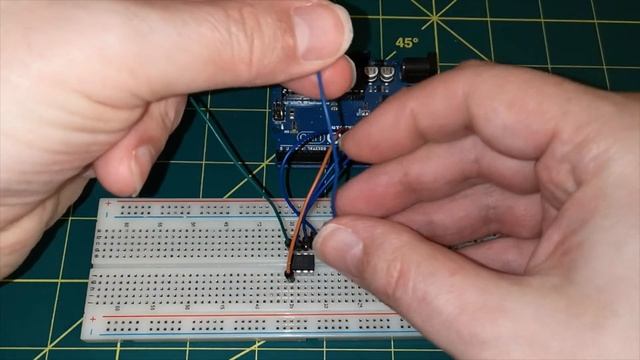 ATTiny85 Program Using Arduino UNO смотреть онлайн