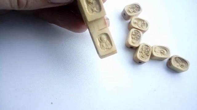 Деревянный крест с торцевой резьбой и вставками на шнур смотреть онлайн