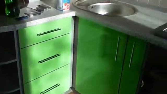 Кухня-пластик Италия на объекте( у заказчика)-монтаж кухни 2 смотреть онлайн