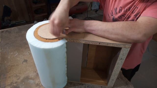 Пуфик - банкетка с каретной стяжкой | Мягкая мебель своими руками | Banquette capitonnee DIY смотреть онлайн