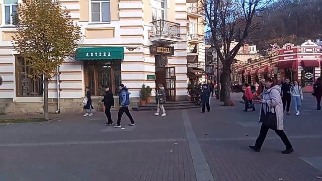 Кисловодск. Курортный бульвар. 25.11.2023 г. смотреть онлайн