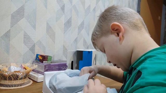 Распаковка наушников Edifier WH700d смотреть онлайн