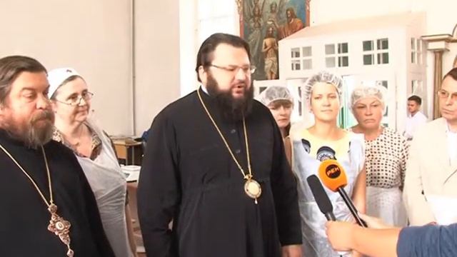 В Смоленске начал работу цех по фасовке бесплатных обедов для беженцев смотреть онлайн