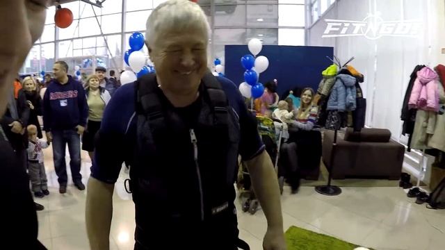 Fit-n-Go на презентации в Тюмени. Кого "побили" током? смотреть онлайн