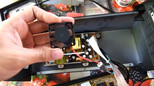 XR 18 ติดพัดลม - Behringer XR18 fan install смотреть онлайн